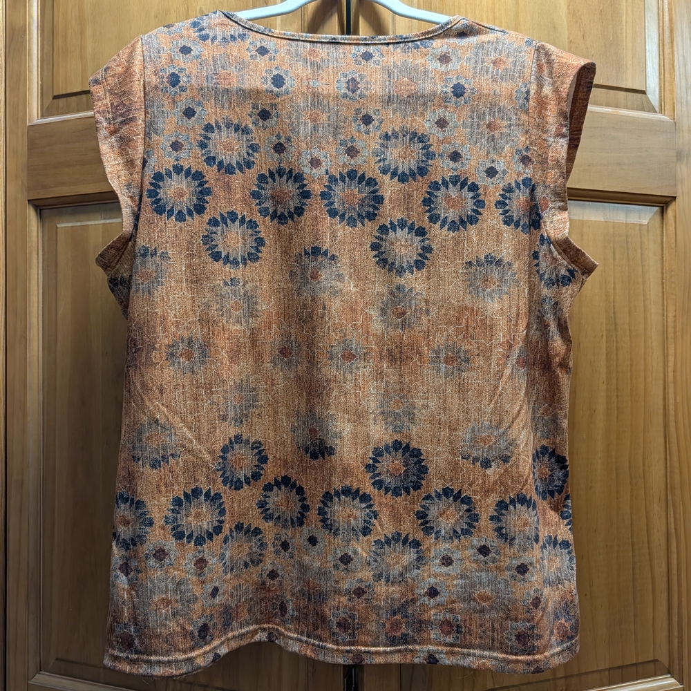 Women’s Orange Floral Print Scoop Neck Top - Picture 2 of 4